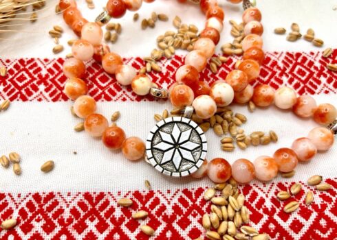 ВЕРВИЦЯ З ПЕРСИДСЬКОГО НЕФРИТУ